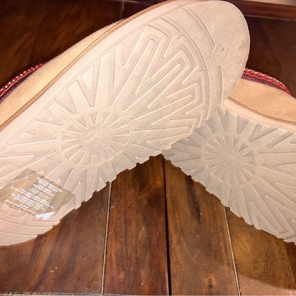 EUC UGG Tazz platform slippers - Picture 3 of 5